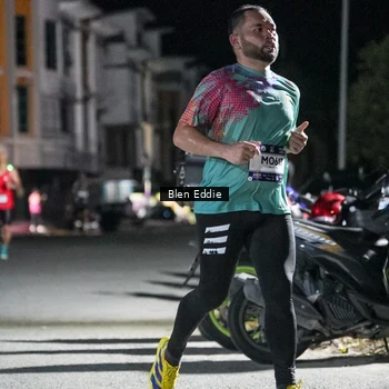 Runner Photo 7710425