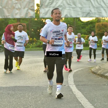 Runner Photo 7710426