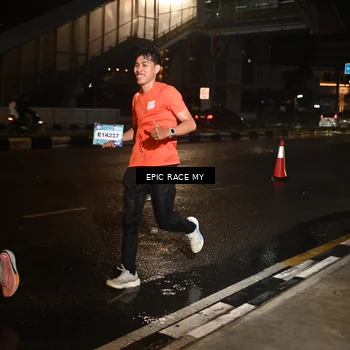 Runner Photo 7710443