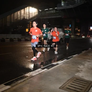 Runner Photo 7710453