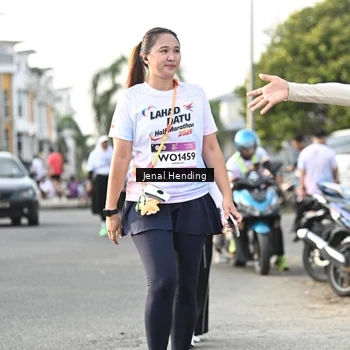 Runner Photo 7710455