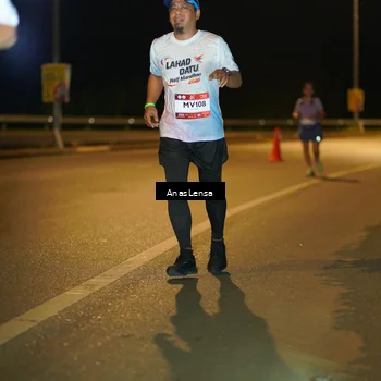 Runner Photo 7710467