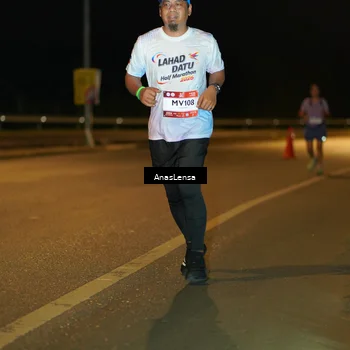 Runner Photo 7710472