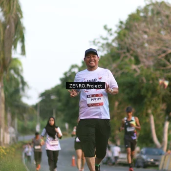 Runner Photo 7710474