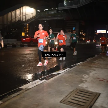 Runner Photo 7710475