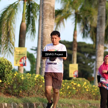 Runner Photo 7710477