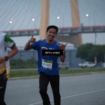 Runner Photo 7710535