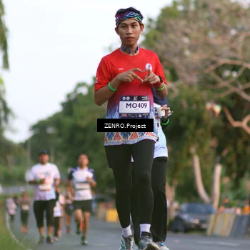 Runner Photo 7710536