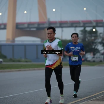 Runner Photo 7710545