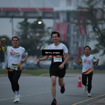 Runner Photo 7710554
