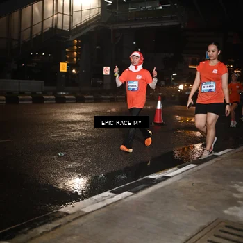 Runner Photo 7710571