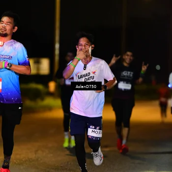 Runner Photo 7710628
