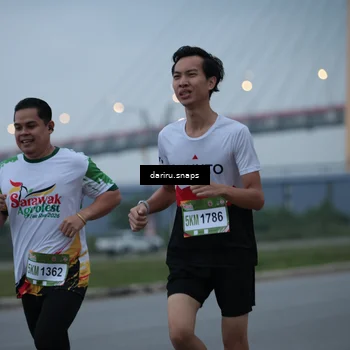 Runner Photo 7710634