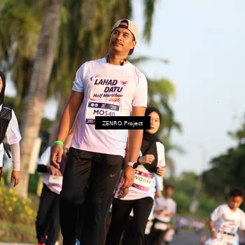 Runner Photo 7710637