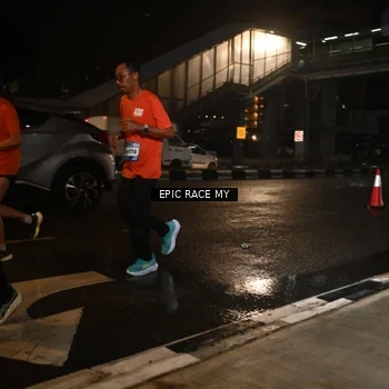 Runner Photo 7710638