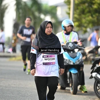 Runner Photo 7710640