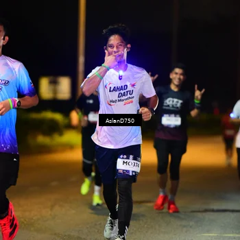 Runner Photo 7710644