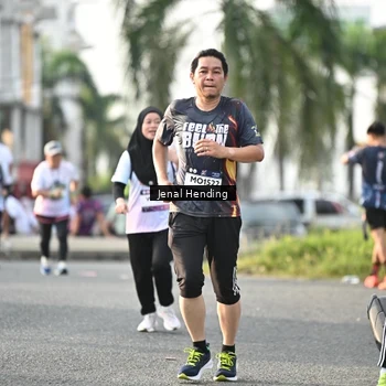 Runner Photo 7710657