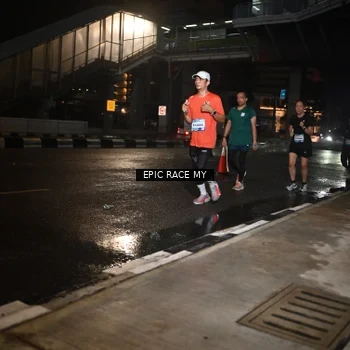 Runner Photo 7710668