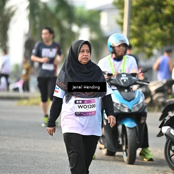 Runner Photo 7710672