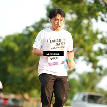 Runner Photo 7710687