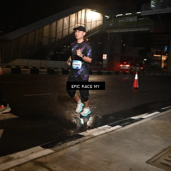 Runner Photo 7710720