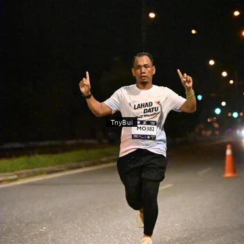 Runner Photo 7710735