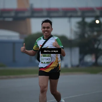 Runner Photo 7710740