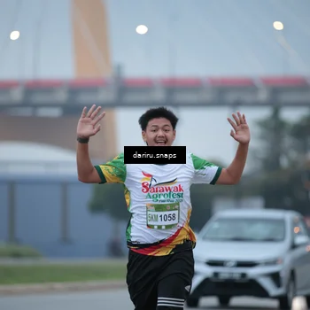 Runner Photo 7710742