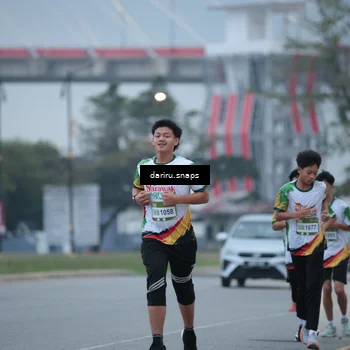 Runner Photo 7710743