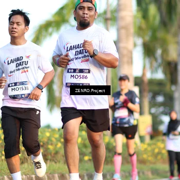 Runner Photo 7710753