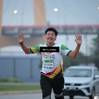 Runner Photo 7710759