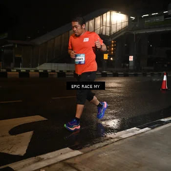 Runner Photo 7710769