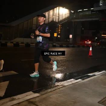Runner Photo 7710770
