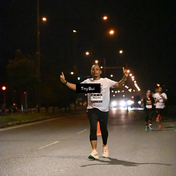 Runner Photo 7710785