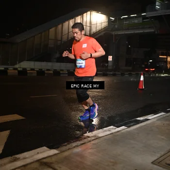 Runner Photo 7710818