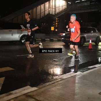 Runner Photo 7710824