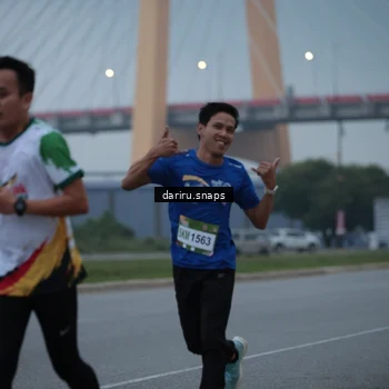 Runner Photo 7710829