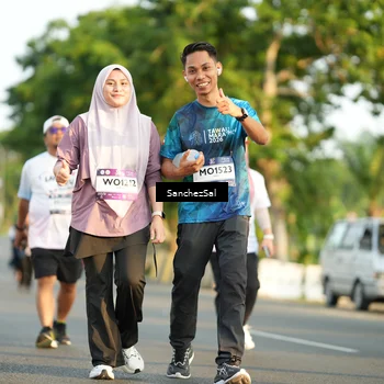 Runner Photo 7710838