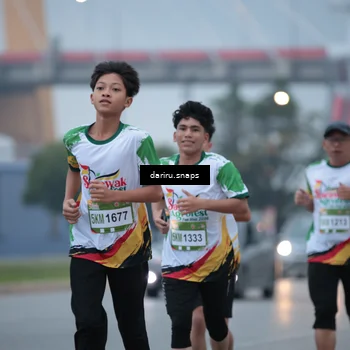 Runner Photo 7710841