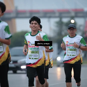 Runner Photo 7710842