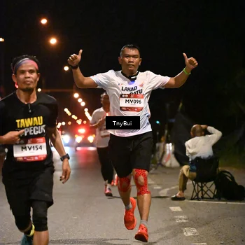 Runner Photo 7710848