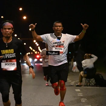 Runner Photo 7710855