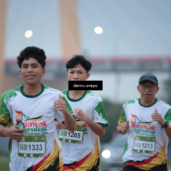 Runner Photo 7710856