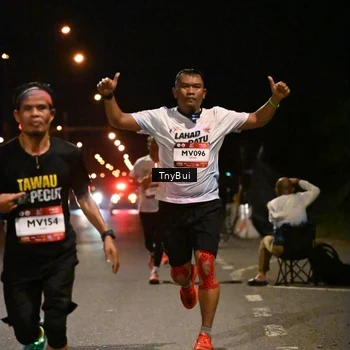 Runner Photo 7710859