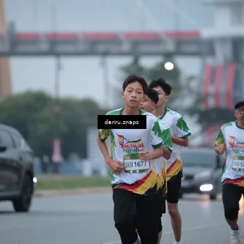 Runner Photo 7710860