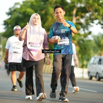 Runner Photo 7710875