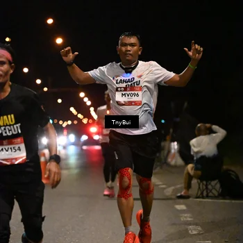 Runner Photo 7710918
