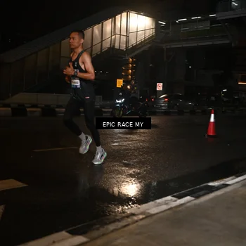Runner Photo 7710922