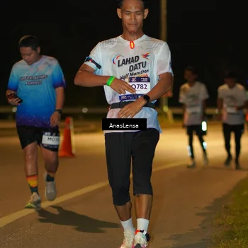 Runner Photo 7710940